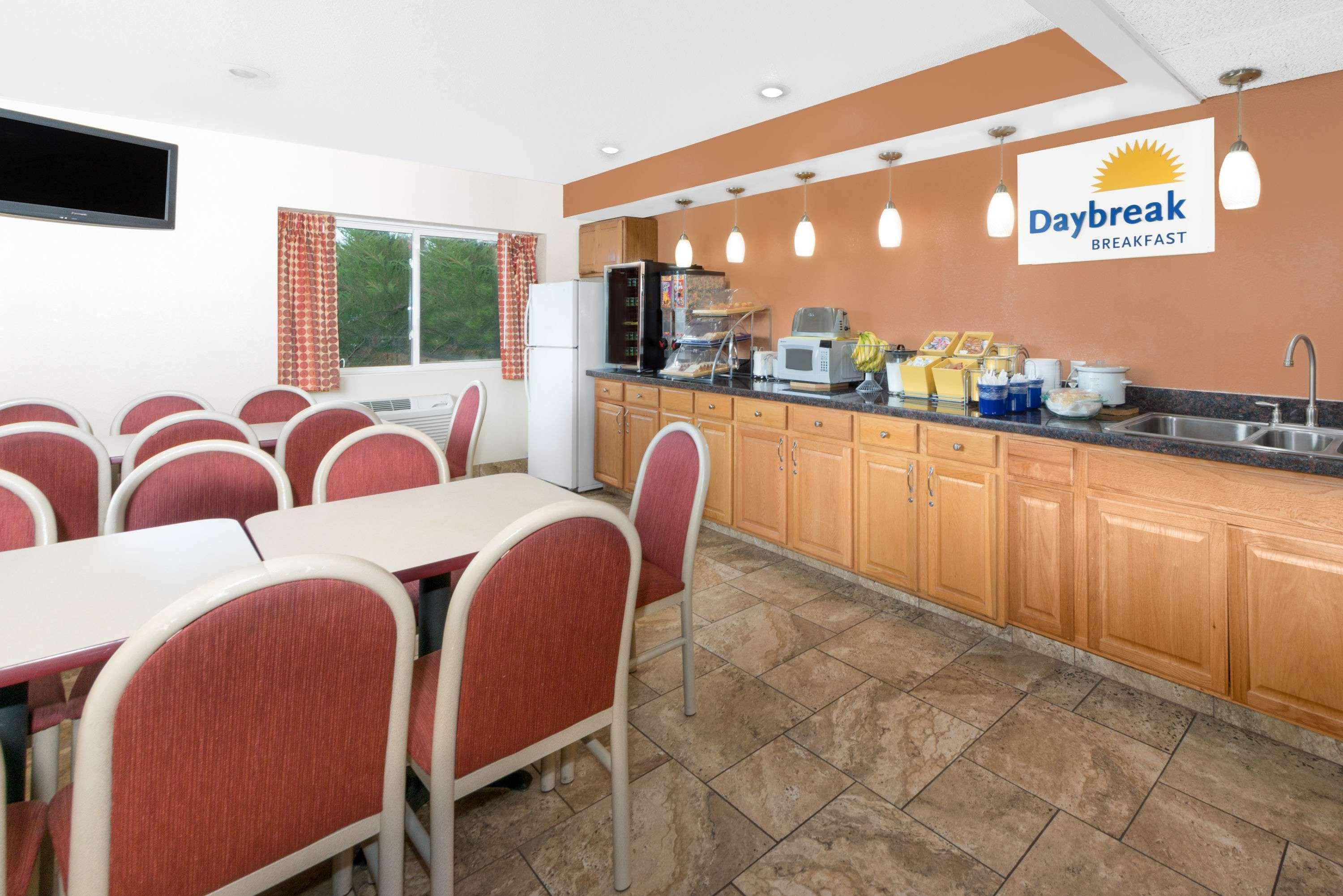 Days Inn By Wyndham Ames Eksteriør bilde