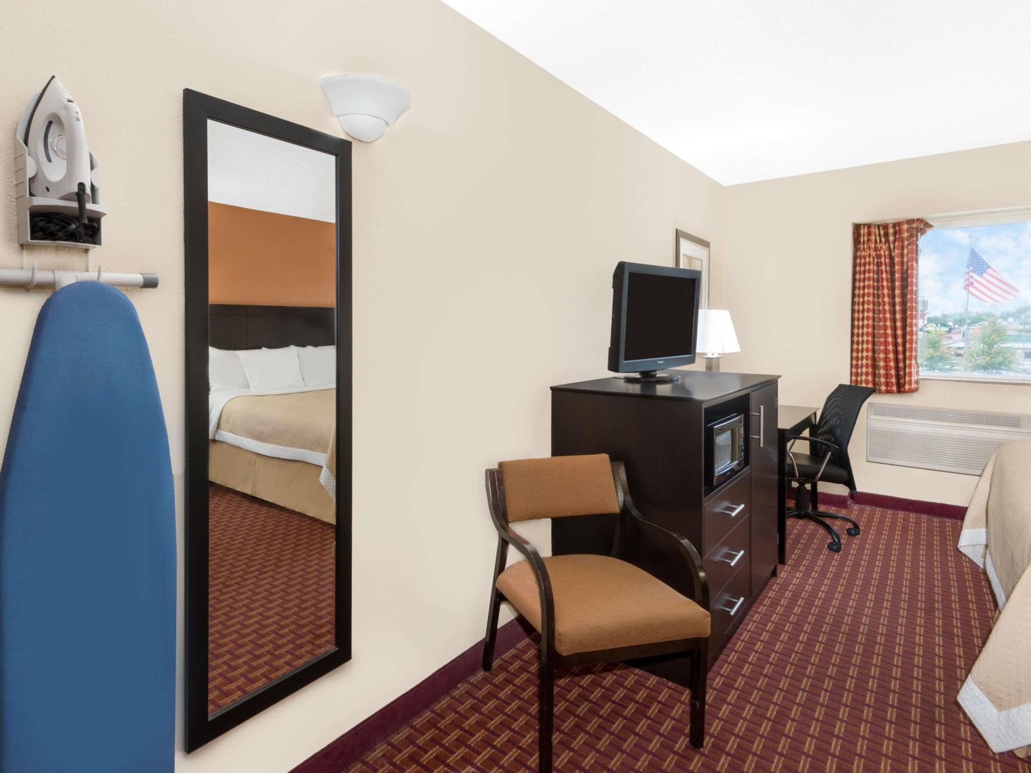 Days Inn By Wyndham Ames Eksteriør bilde